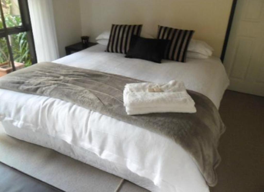Waters Edge B&B Kaitaia Ruang foto